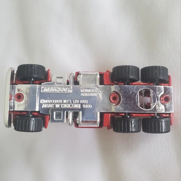 Matchbox 1983 Kenworth Aerodyne Semi Truck - Picture 5 of 5